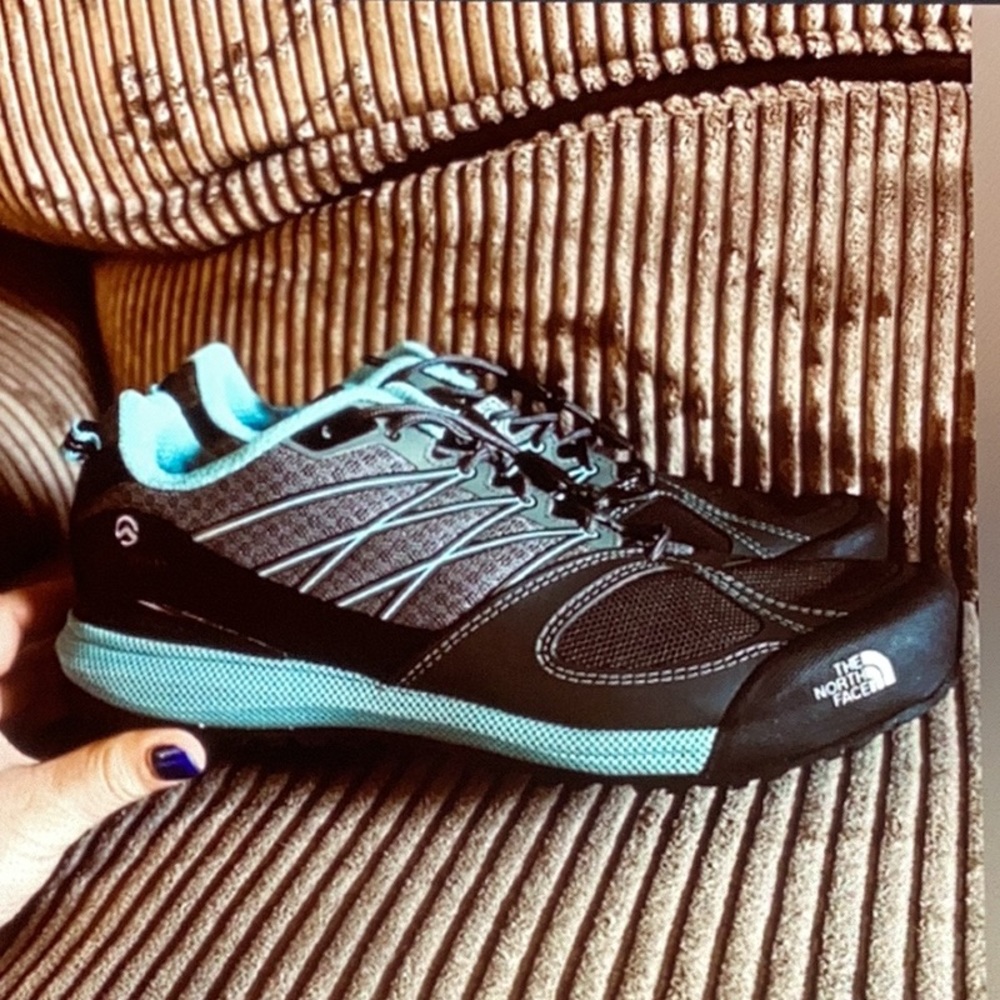 THE NORTH FACE Women's shoe size 9.5 new without box, I accept offers